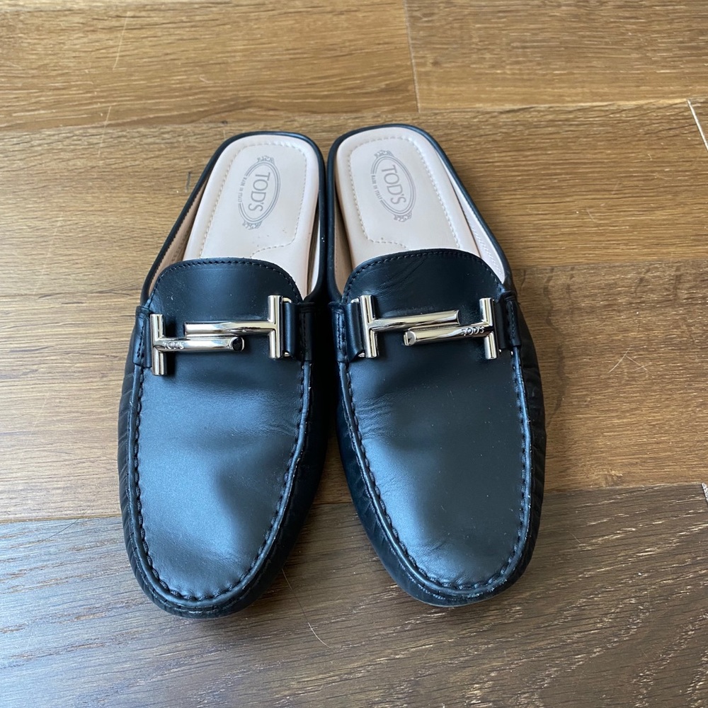 Tod’s gomino moccasin mules size 38 or US 8